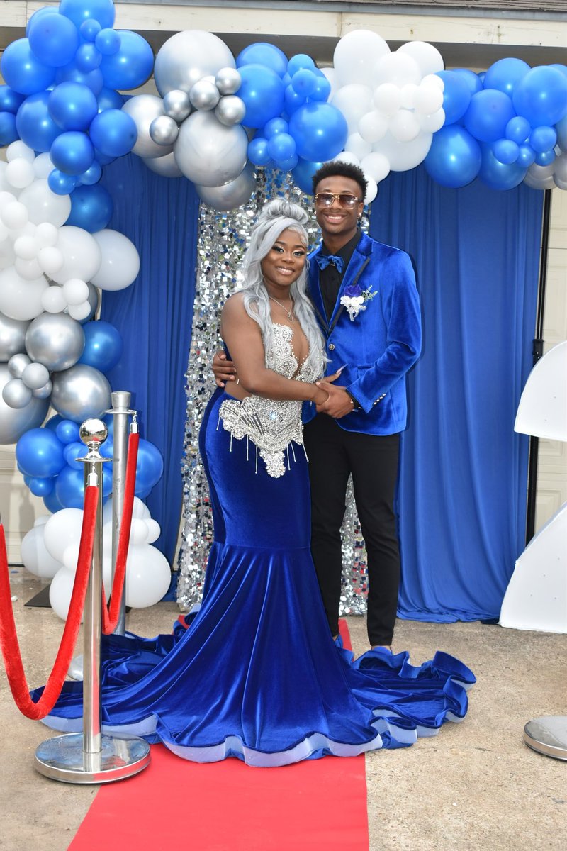 itsmiagney's tweet photo. People will stare, make it worth their while 🪡💙🥰🦋
•
•
PROM 2023 💙📍
IG: Lemijadi
#prom2023 #prom #promdresses #promdress #promnails #houston #houstonhairstylist #houstonmua #customdesigns #customgown #fashiondesigner #promdress #promdresses #GODsPLAN https://t.co/qs1xQNtu0p