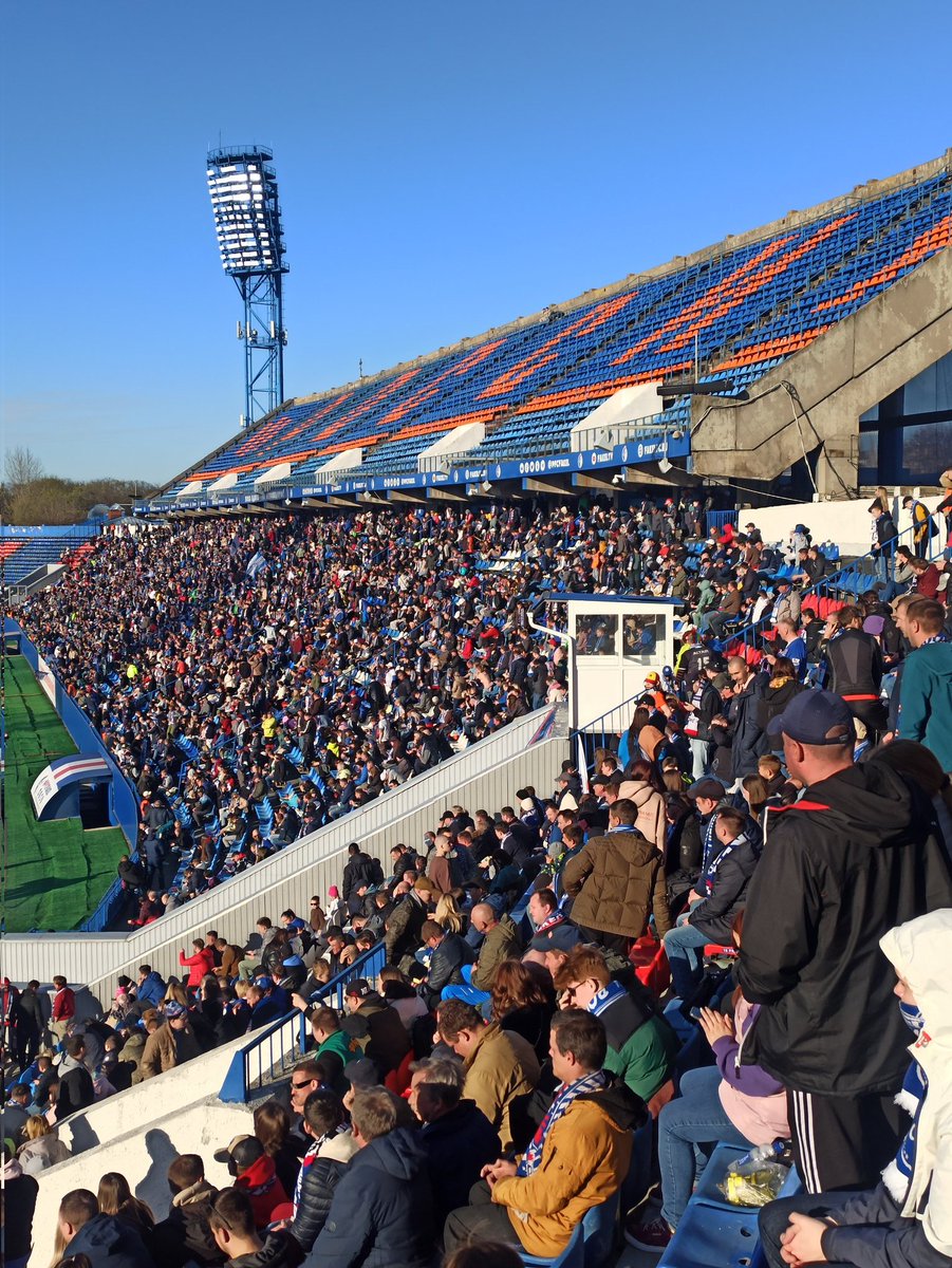 FootballBryansk's tweet photo. 📆 16.04.2023
📌 Воронеж
🏆 РПЛ
⚽ "Факел" 🆚 "Ахмат" (1:1) 
🏟 Центральный стадион профсоюзов
👥 8877 зрителей
🎟 200 рублей https://t.co/zVjrjtfmPS