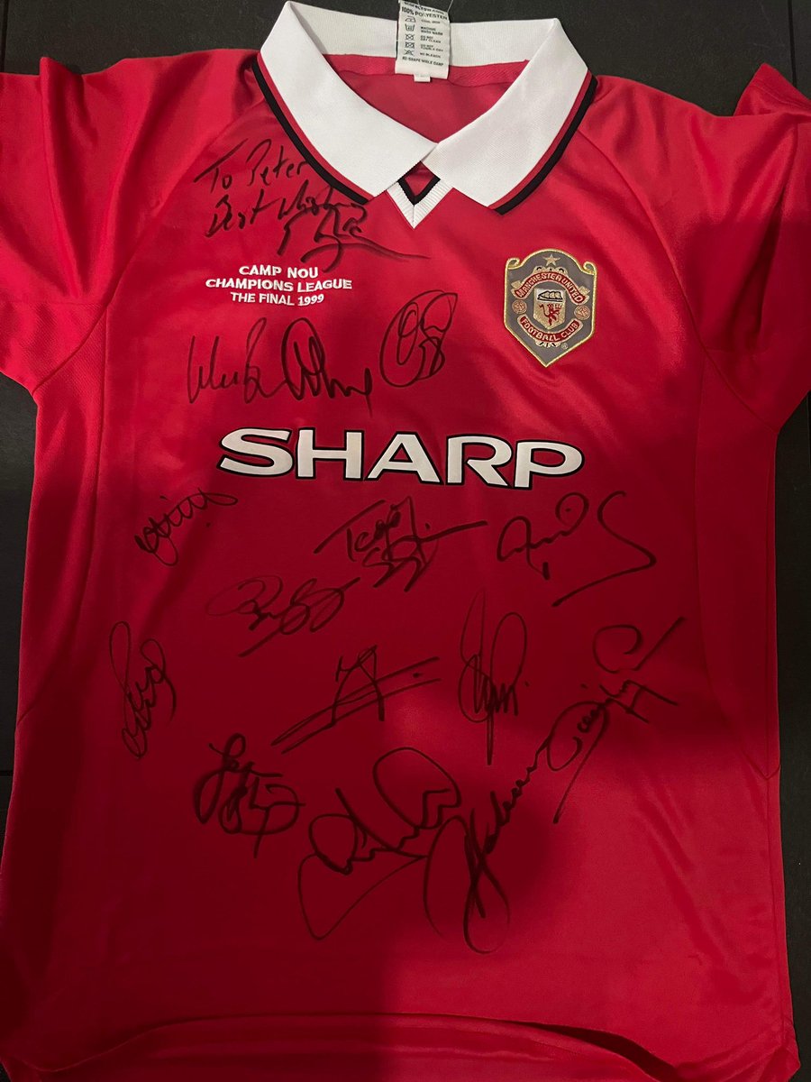 phoward1983's tweet photo. Keane and @GNev2 added to my squad 99 shirt. Just phil Neville,beckham and Ferguson left to get.@GNev2 any chance you can ask you brother and best mate to sort me out😬🤣
#1999 #championleaguefinal #thetreble https://t.co/7WvHhDWiXq