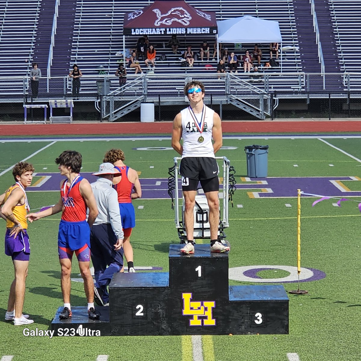 JaxPlunk's tweet photo. 3 gold medals! ALL DISTRICT CHAMP 300H Prd 38.9, 110H PRd 15.36, &amp; ran the anchor leg in the 4x400! Next Area! God is good; always grinding! @CoachQCPProud, @CoachEdgerton, @RazorbackTF, @CoachCalRob, @TexasTechTF,@CoachPedraza60, @CPHS_XC, @humphreyhj; @BrentBrittain83 https://t.co/OHtR03kK1J