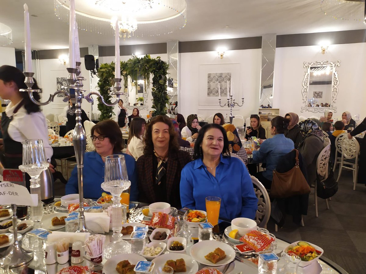 m_mutluakkaya's tweet photo. Kadınların gücüne inanıyoruz. Ev ev, mahalle mahalle dolaşıp seçmenlerimize ulaşmak için çalışmaya başladık! https://t.co/B3J00NSzBF