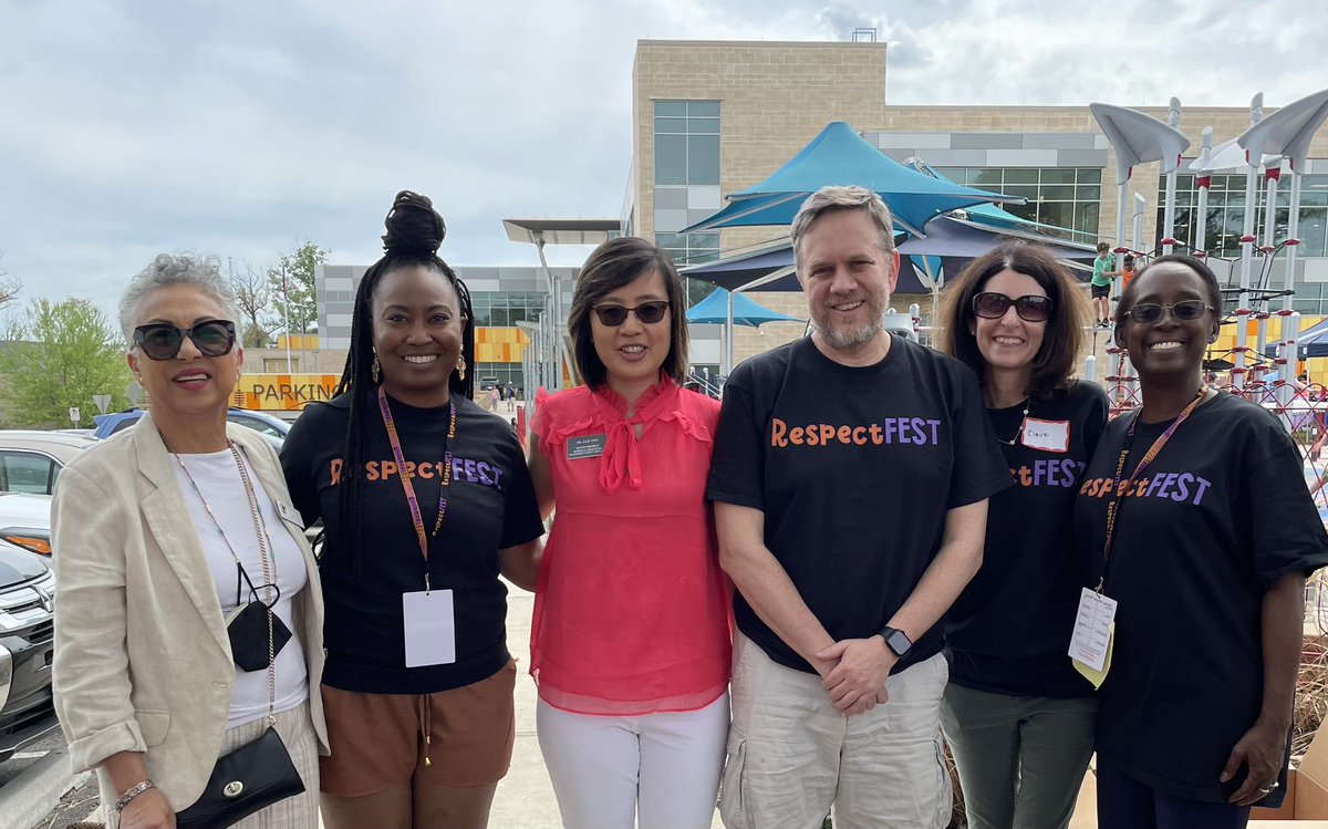 Julie Yang tweet media