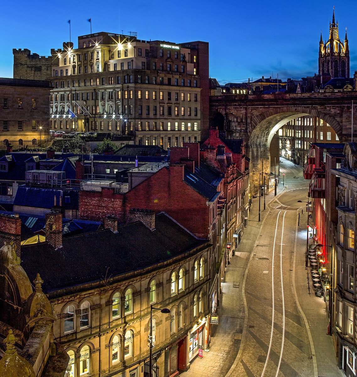 GraemePeacock1's tweet photo. Century upon century of history &amp; heritage :) @altweet_pet @NGinitiative @NewcastleCC @nclcathedral @NewcastleNE1 @NewcastleCastle @TheVermontHotel https://t.co/Hf48ov3d8n