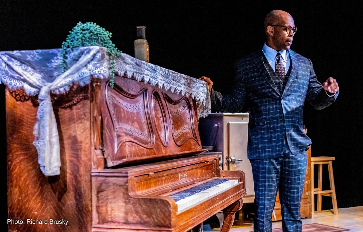 A Public Fit (@apublicfit) on Twitter photo Be honest. Who knows how to play the piano? 🤔
🎹 August Wilson's The Piano Lesson 🎟️ Tickets at apublicfit.org 
 #APfthePianoLesson Be honest. Who knows how to play the piano? 🤔
🎹 August Wilson's The Piano Lesson 🎟️ Tickets at apublicfit.org 
 #APfthePianoLesson