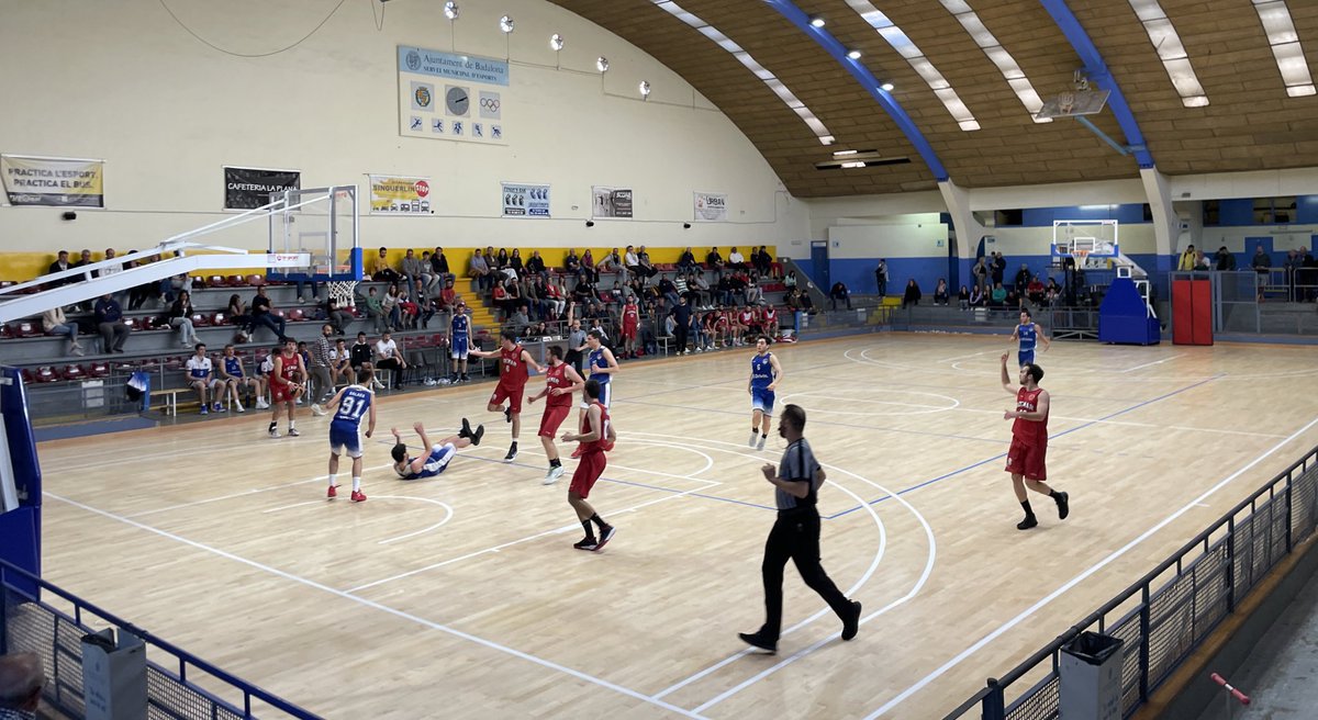 2/2 pels sèniors masculins de l’ <a href="/AEMinguella/">A.E. Minguella</a> aquesta setmana ✅

A #CopaCatMasc els de <a href="/senyorgrau/">Xavi Grau</a> han imposat el seu ritme de joc a la Plana en el derbi contra <a href="/maristesademar/">Maristes Ademar</a> (53-60)🔵

Orlando, amb 15 punts, ha estat el millor blau 🛡️