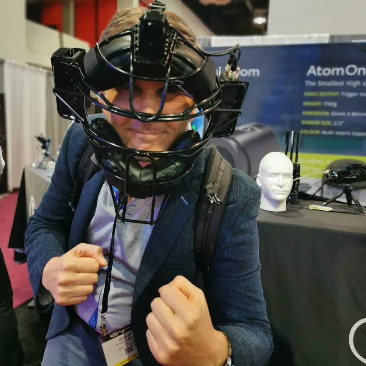 Vislink's tweet photo. One more #VislinkSpotted: @MovicomTV
Congrats on your all new #UmpireCam! Fully integrated all on-mask #wireless solution! On display at #DreamchipTechnologies : booth #C3338 #nab2023 #refcam #umpirecam #nabshow2023 https://t.co/4LZdxVc0MC