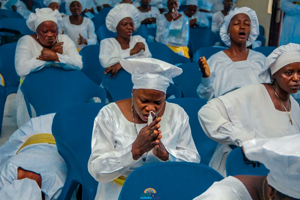 cccmakokonhq's tweet photo. But God, who is rich in mercy, for his great love wherewith he loved us.🙏🌈
Happy Sunday 🙏🌈
#sunday #worship #DevotionalSunday #cccmakoko #cccworldwide #celestialchurchofchrist #cccmakoko2023 #makokomedia https://t.co/LuAStfwzQp