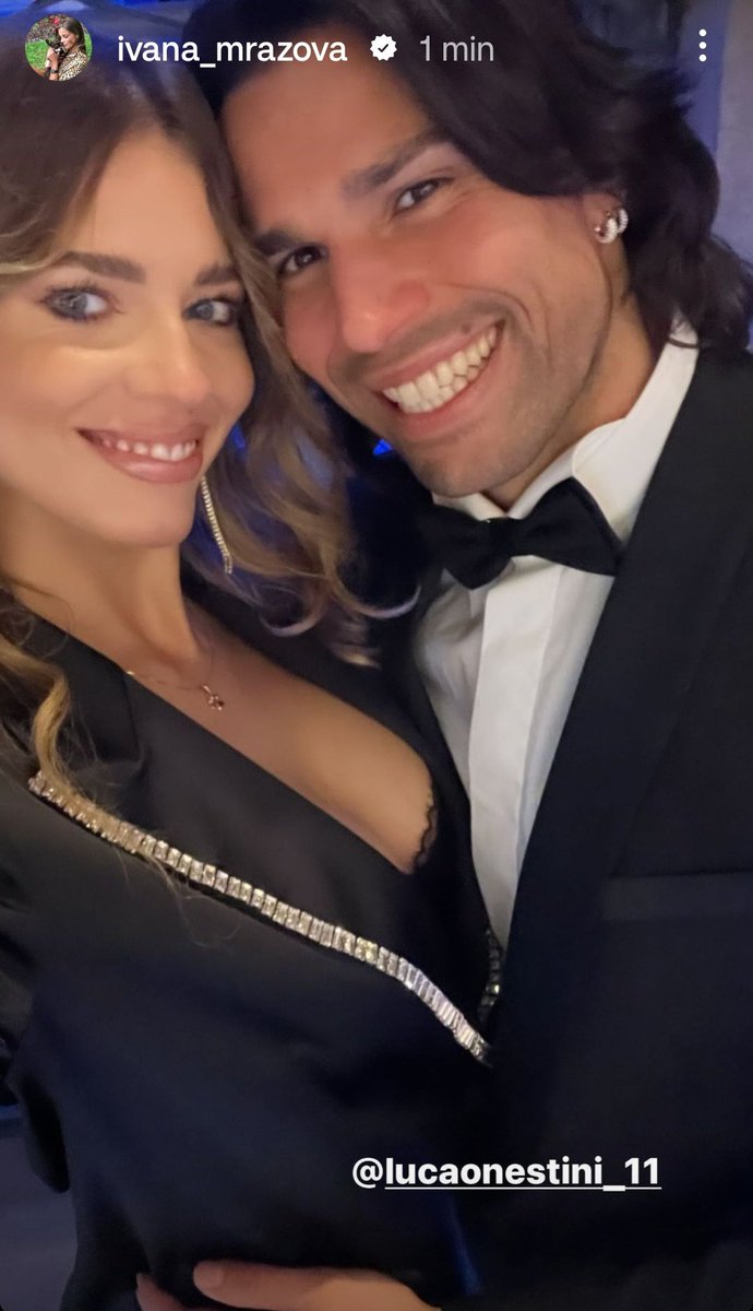 ciaopeppin's tweet photo. pahhaaaa!!! Il fine settimana benedetto ❤️❤️❤️ @LucaOnestini_11 
@IvanaMrazova92 
#luvana
#onestiners https://t.co/EXivWUdEHx