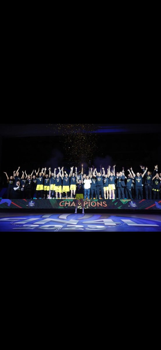 Hikayemiz Tamamlandı! ✅🏆

2021 - Avrupa Üçüncülüğü
2022 - Avrupa İkinciliği
2023 - Avrupa Şampiyonluğu

#PotanınKraliçeleri #ChampionsOfEurope 
#Fenerbahçe 
#EuroLeagueWomen
