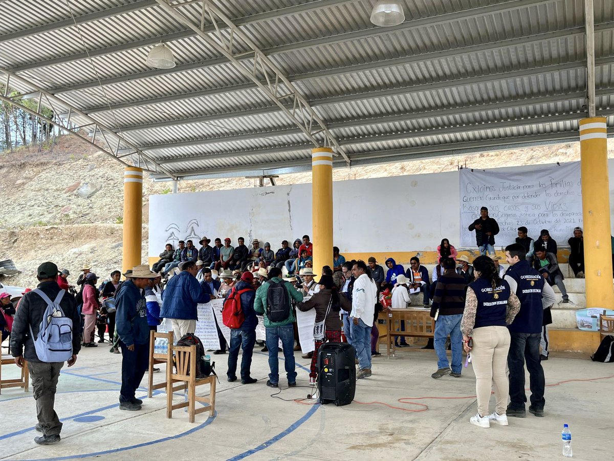 EipCDMX's tweet photo. Este fin de semana y en el marco del cumplimiento de medidas cautelares de la @CIDH, la #UDDH @SEGOB_mx, en colaboración con el @GobOax y el @laomsceiich, inició talleres de construcción de paz con familias que integran comunidades de la región mixteca de Oaxaca. https://t.co/s7nwiBIeMv