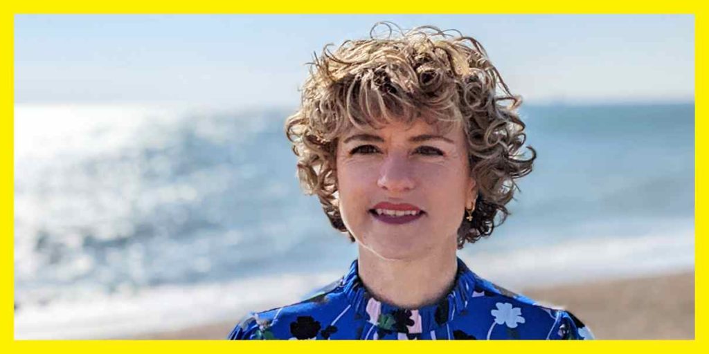 ‘It was when I turned 40 that I thought I really want to go back to book-writing. I joined a writing course and that’s really what set me off.' We talk to <a href="/TwoPiersAgency/">The Two Piers Literary Agency</a> author <a href="/crittenden_jane/">Jane Crittenden</a> – who's just signed a book deal with <a href="/AmazonPub/">Amazon Publishing</a>: tinyurl.com/3p8pwsn5

#writing