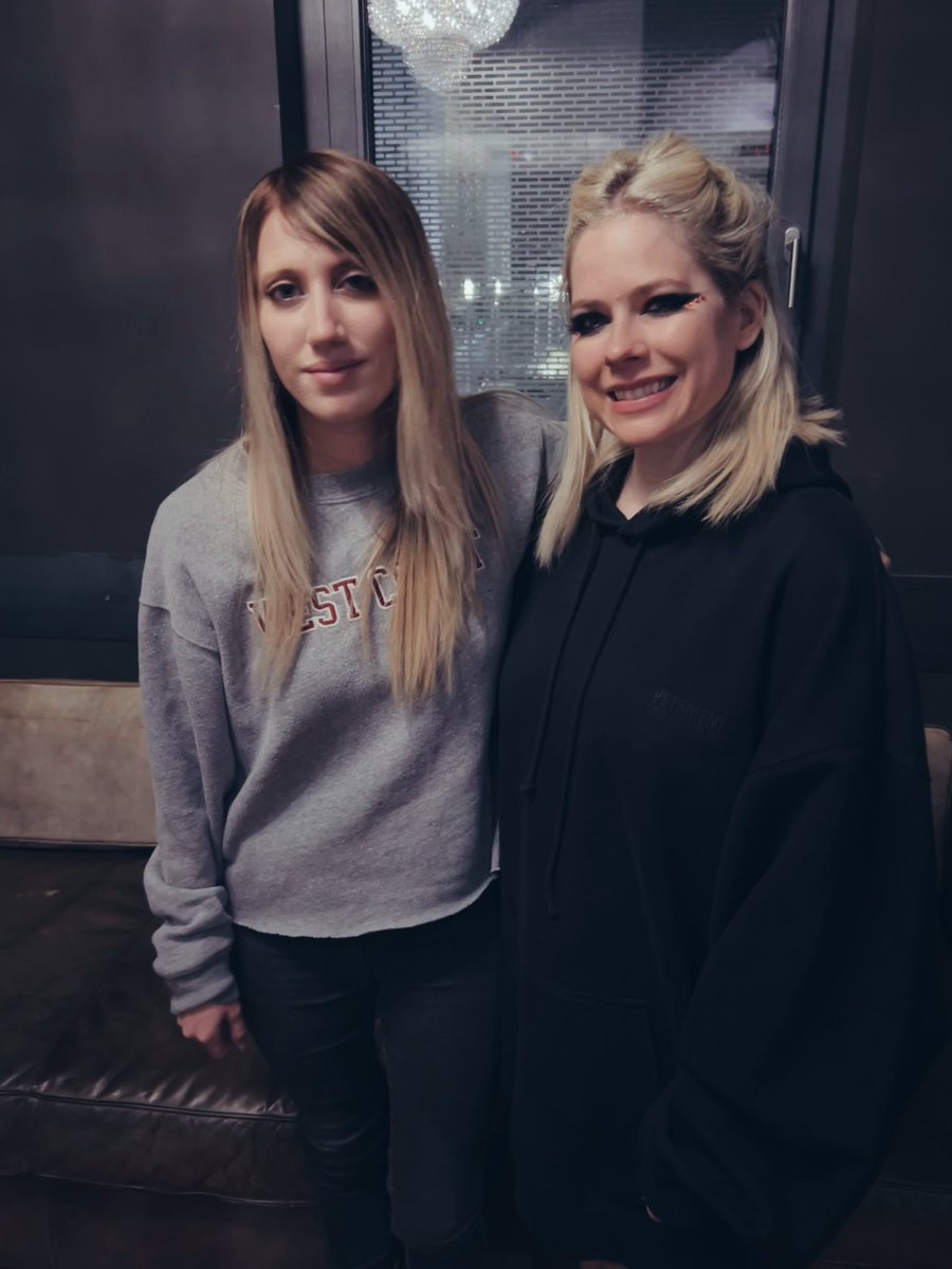 AliceDiLoreto's tweet photo. @AvrilLavigne from day one 🤍 https://t.co/kRe7137q0C