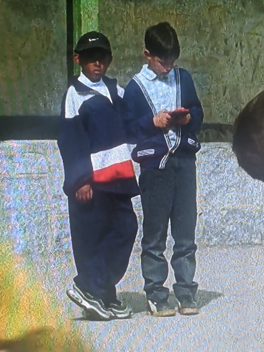 Estos fits de chavales de 11 años en la peli de El Bola??? Los jefes del patio