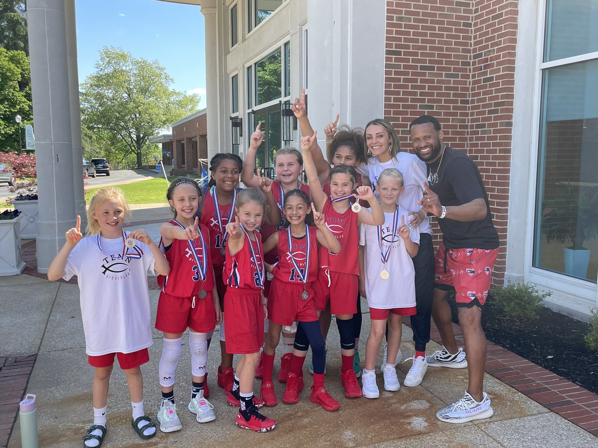 CoachJongon's tweet photo. So proud of this group! Champs at the Chattanooga state qualifier! Super tough! @NeekAndAng https://t.co/YsMsko4PGh