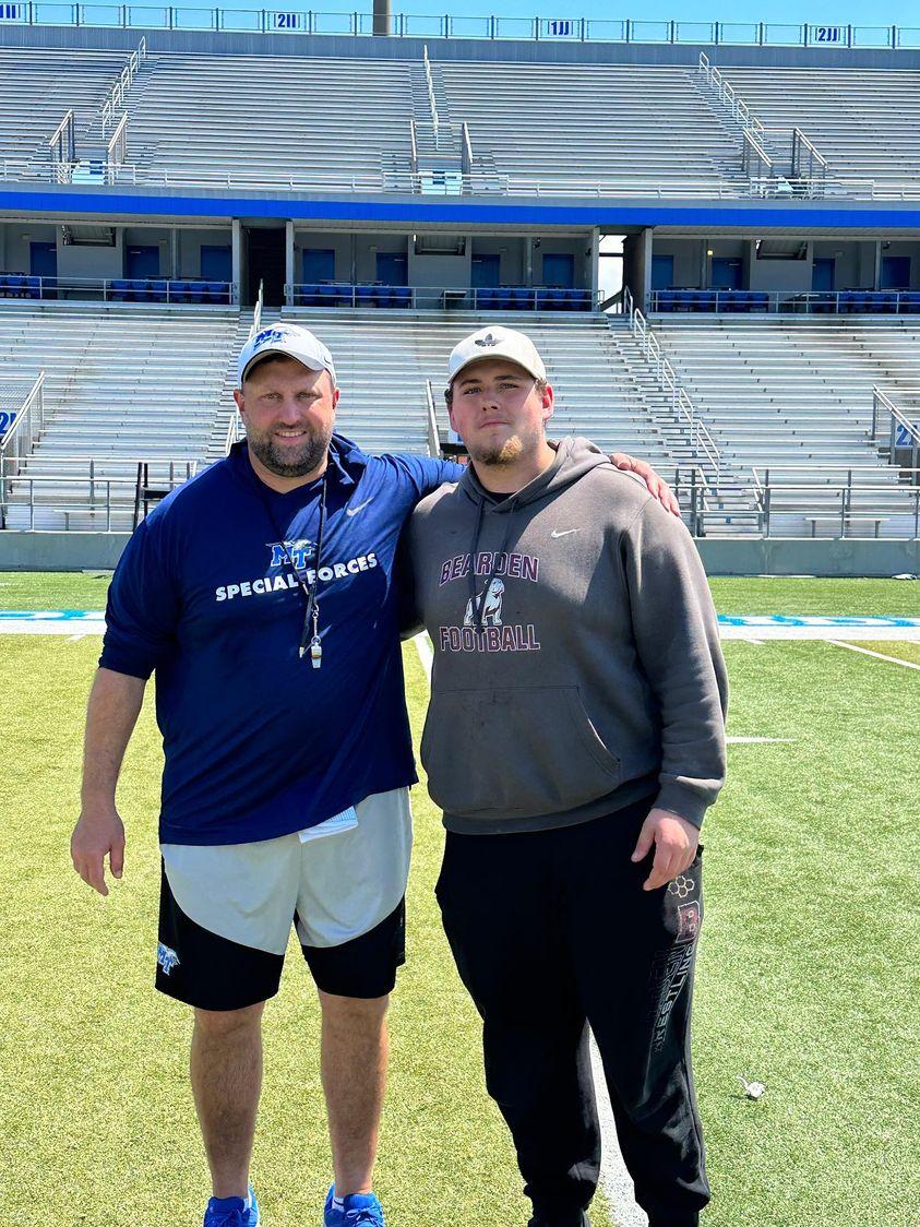 isaiahharvey_55's tweet photo. Had an AMAZING time visiting @MT_FB and talking with @CoachMikePolly and @CoachStock! Those boys know how to WORK. Can't wait to be back for camp. It's a special place. @BeardenFB @bhscoachjones @jraybdawgs @NCEC_Recruiting @CSmithScout @PlayBookAthlete https://t.co/OpcQ43YU3g