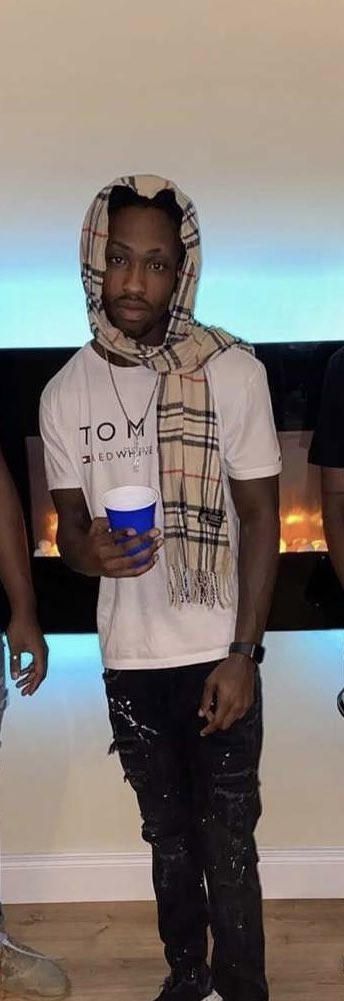 user200078643's tweet image. Decided to remain anonymous for now ⚠️I was r@ped in my sleep last year June. It’s been weighing so heavy on my chest having to deal with the trauma, the nightmares, loss in friendships, going back to therapy. I even left my work to try better my health ⚠️ this is my story: