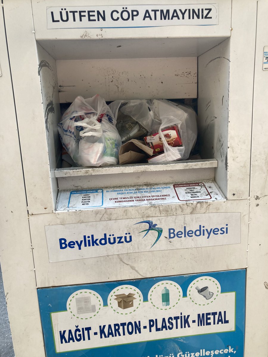 bal_ozge's tweet photo. @beylikduzubeltr @mmuratcalik @mmuratcalik 10 gundur hala geri dönüşüm kumbarası boşaltılmadı. Fotosunu paylaşıyorum https://t.co/tsMwqNFVcR