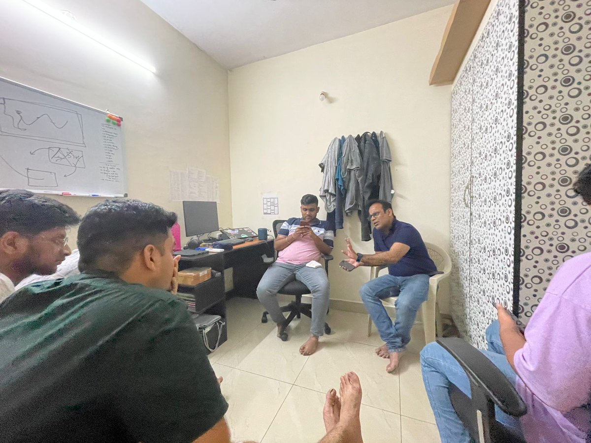 0xvestor's tweet photo. Late night chatting with Nilesh Vohara ex-CTO Vodafone Speaker for @BlockchainSRM Layer Fest. 
#Layerchennai #Layer0chennai 

@0xsreyom @Pranaybluetick @prrthamm @vedantutage03 @click2yash https://t.co/pfwTSozXQH