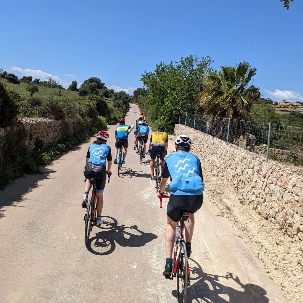 🤩Mallorca Diaries: Day 1 🤩
.
Dear Diary, today we did a lovely swim in the morning to loosen out the body after the travelling. Big breakie and then onto the bike for a spin, 115km with not 1 but 2 coffee stops ☕☕ it is a holiday after all 😍 Ther… instagr.am/p/CrHCYzmMB6r/