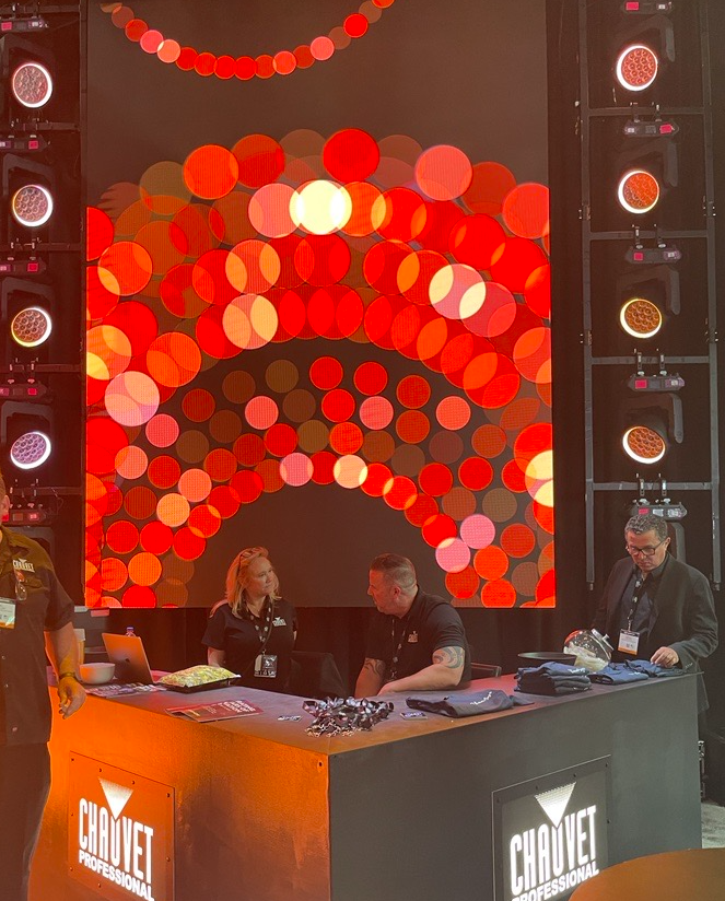 ChauvetPro's tweet photo. 🤩 @ChauvetPro at NAB 2023 🤩 Booth C6339
Frame Your Stage 🔥 Maverick Silens 2 Profile 🔥 Ovation Rêve E-3 🔥 Ovation E-2 FC 🔥
#CHAUVETProfessional @NABShow
#NABShow #lasvegas #concertlighting #stagelighting #showlighting #arenas #stadiums #theaterlighting #exhibitionshow https://t.co/XnSe5ALbT2