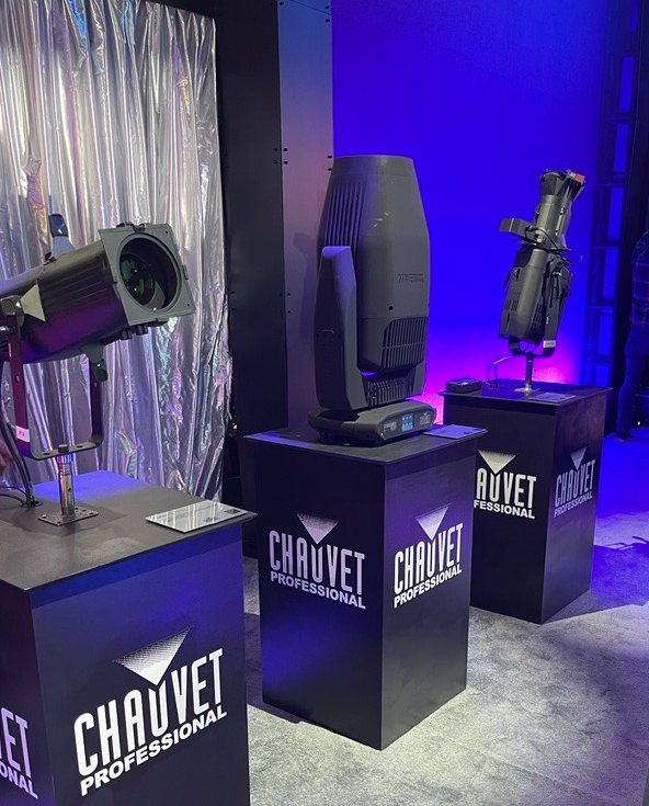ChauvetPro's tweet photo. 🤩 @ChauvetPro at NAB 2023 🤩 Booth C6339
Frame Your Stage 🔥 Maverick Silens 2 Profile 🔥 Ovation Rêve E-3 🔥 Ovation E-2 FC 🔥
#CHAUVETProfessional @NABShow
#NABShow #lasvegas #concertlighting #stagelighting #showlighting #arenas #stadiums #theaterlighting #exhibitionshow https://t.co/XnSe5ALbT2