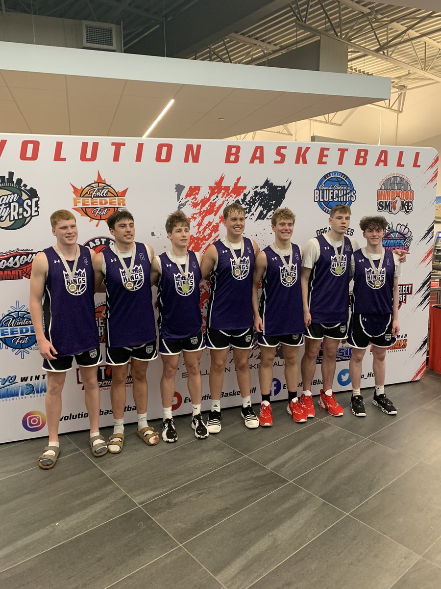 WiscoENT's tweet photo. ✅Hardwood Smoke 🏆
17u Boys Champs @FoxValleyKings1 

2024 Charlie Wunderlich (@CharlieWunderl4) with a game high 20 pts, despite being face guarded, for Fox Valley Kings in a championship win over WI Elite. Kept his composure in a chippy game🤝

#EvolveWithUs x #WiscoEnt https://t.co/7LSQxlACcU