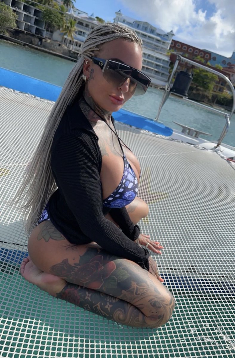 Nouveau contenu chaque jour 😉
                  👇🏻👇🏻👇🏻👇🏻
    onlyfans.com/sabrinalepage
