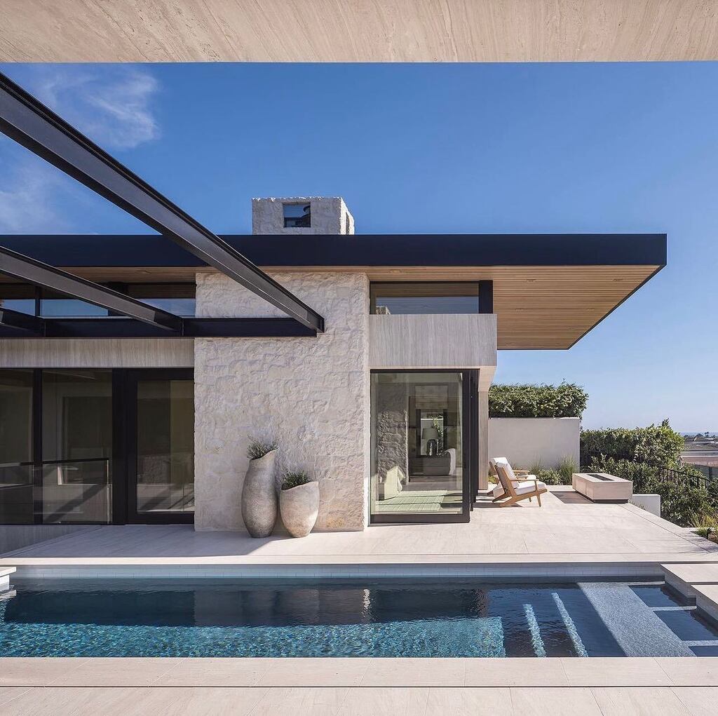 BrandonArchitec's tweet image. These clean lines have sunk us 🙌🏽 #brandonarchitects

_____________________________
Builder: @spinnakerdevelopment 
Interior: @sageathome 
Lens: @manololangis instagr.am/p/CrHGkhsP2bf/