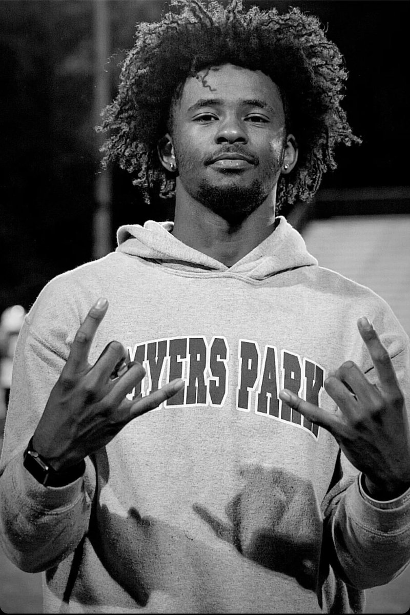 Myers Park High tweet media