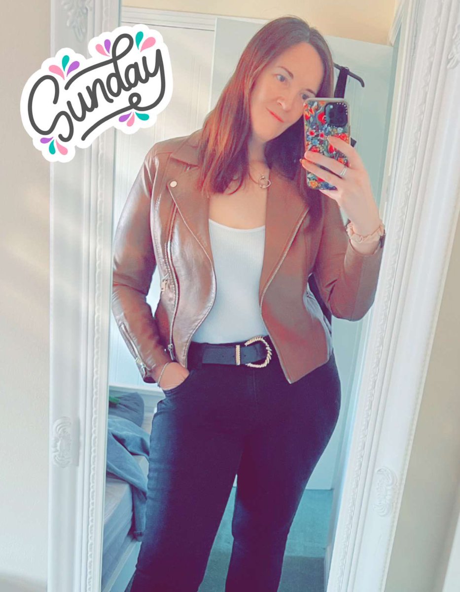 KerryAnnOwen85's tweet photo. Happy Sunday ❤️🤗❤️
#SundayFunday #SundayThoughts #BeKind #NotReady4Monday #weekendvibes #FeelingMyself https://t.co/feUQnwJb1M