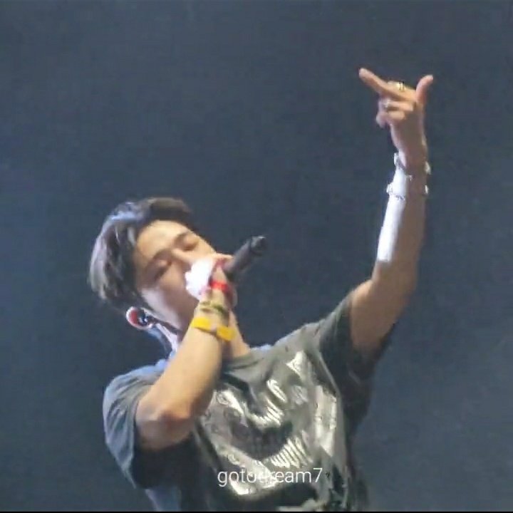 hanbinsnaps's tweet photo. Oh kim Hanbin said🖕 https://t.co/xdCHFbHjeR