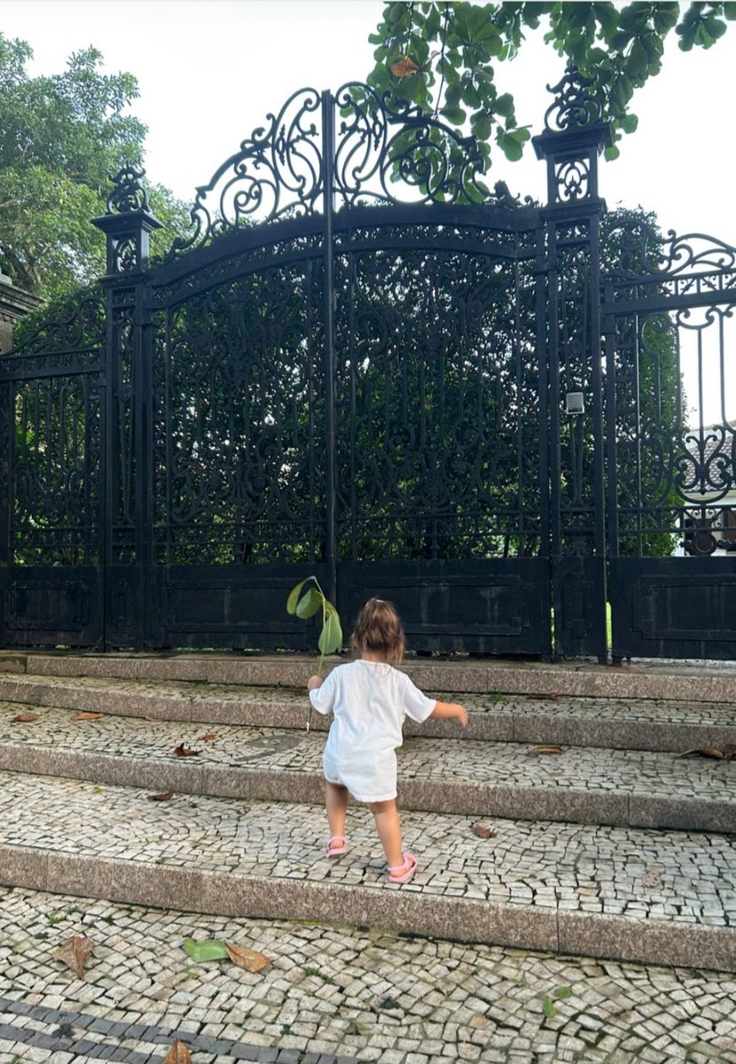 AdneTRIP's tweet photo. Você sabe o que é fofura? 
Sabe não? 

Então veja essas fotos da Alice e descubra 😍🥰😍🥰😍🥰😍🥰😍❤️

ps: as fotos postadas foram retiradas do insta da mamãe Paty 😉 https://t.co/bieLMFYlRQ