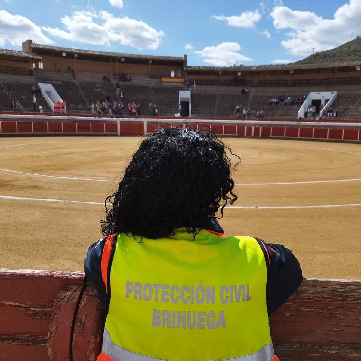 Ayer, durante todo el día, realizamos labores de apoyo a la ordenación del tráfico 🚦, seguridad vial 🦺, apoyo a la organización de los parking habilitados 🅿️ y asistencia sanitaria 🚑  #CorridaPrimavera2023 

Agradecer la colaboración <a href="/CogolludoPc/">Pc Cogolludo</a> <a href="/pc_guadalajara/">PC Guadalajara</a> <a href="/PCFontanar/">P.C. Fontanar</a>