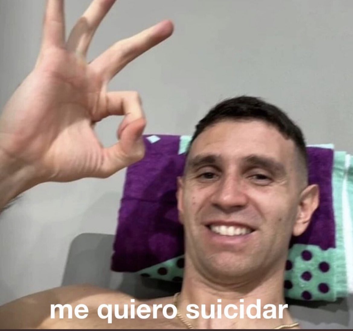 Cielopratto06's tweet photo. espero tanto el domingo para descansar y termino sobrepensando todo el dia https://t.co/4SVDqT4sg9