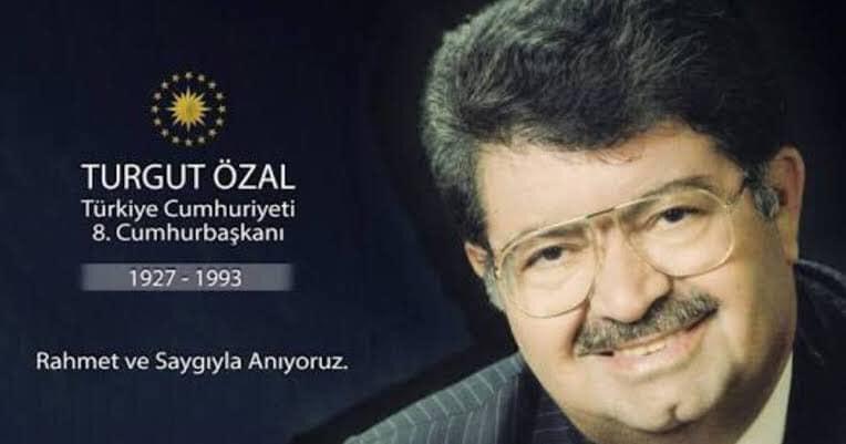 SelcukSakalar46's tweet image. 8.Cumhurbaşkanımız, Devlet ve siyaset adamı Turgut ÖZAL’ı  vefatının 30.yılında Rahmet ve minnetle yadediyorum.Allah Rahmet eylesin.Mekanı Cennet olsun inşallah. 
#Milletin adamları hep Milletin gönlünde kaldı...