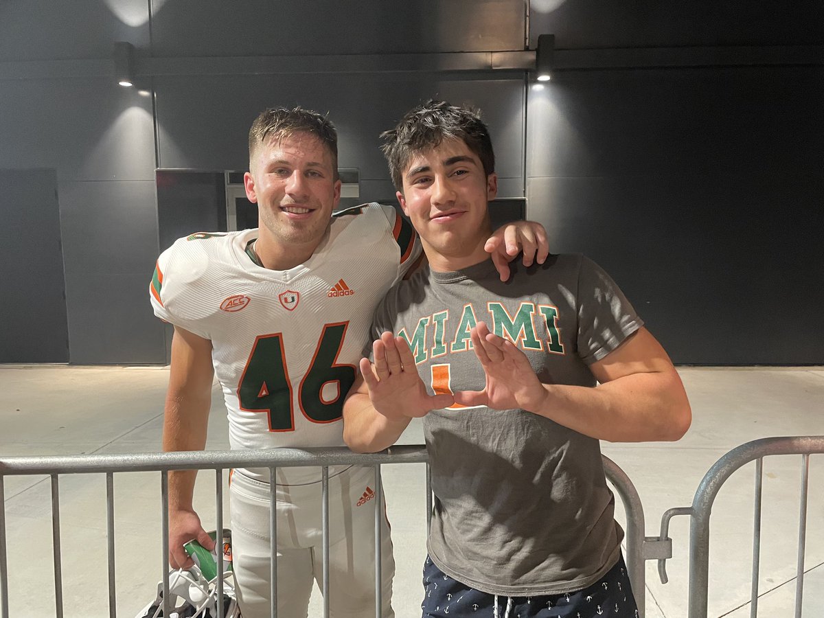 Kelly_Nick6's tweet photo. Great to have lil bro pop out for spring game🙌 @Zkelly_2 https://t.co/4yegkVAswy