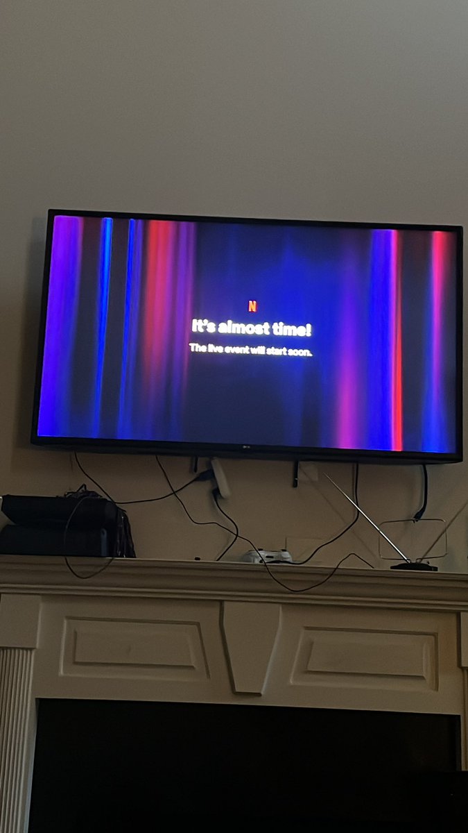 DreNoten's tweet photo. @netflix it’s now 8:06 I’m waiting patiently:) #loveisblind https://t.co/VorInlDWlQ