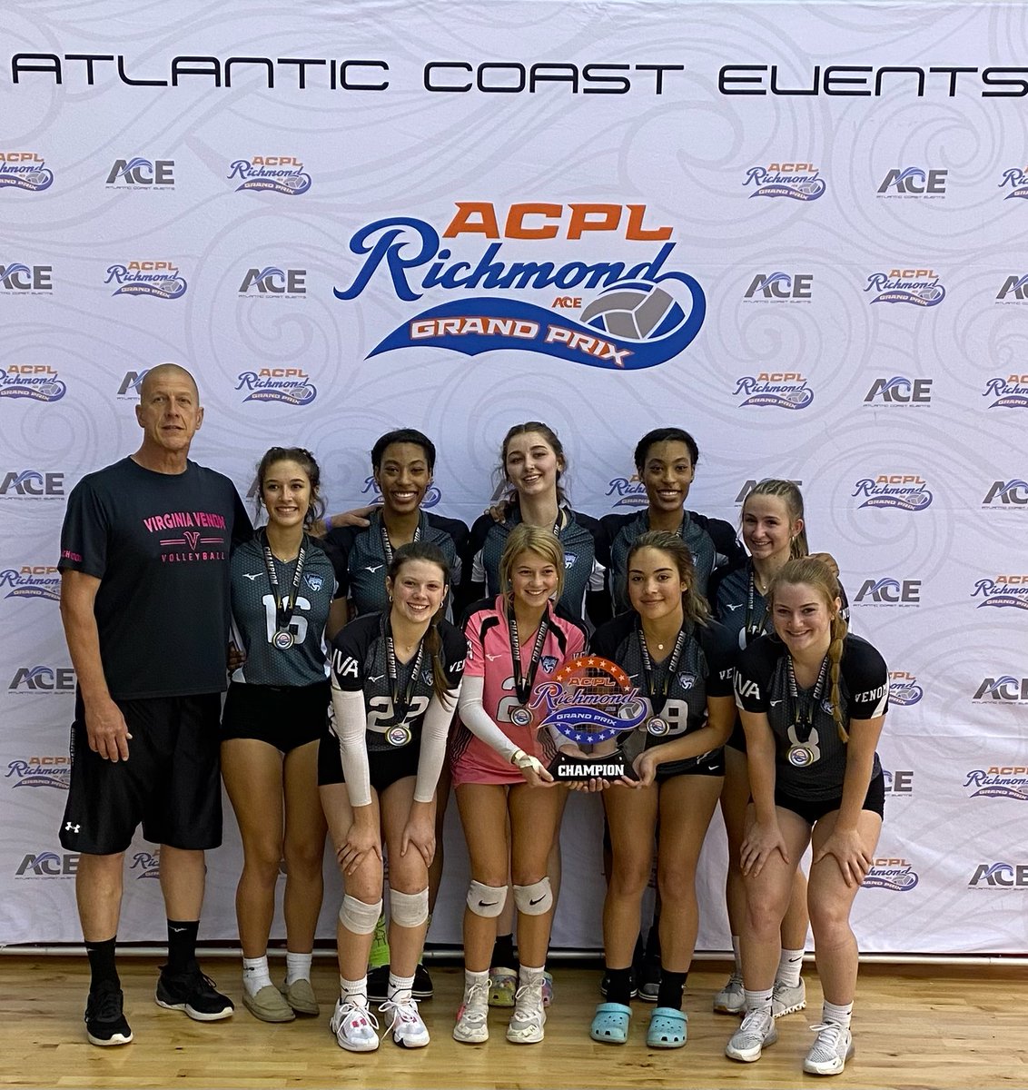 Congratulations to 17U on their Championship win and AAU National Bid win at ACPL!!  Awesome job ladies and Coach Koon.