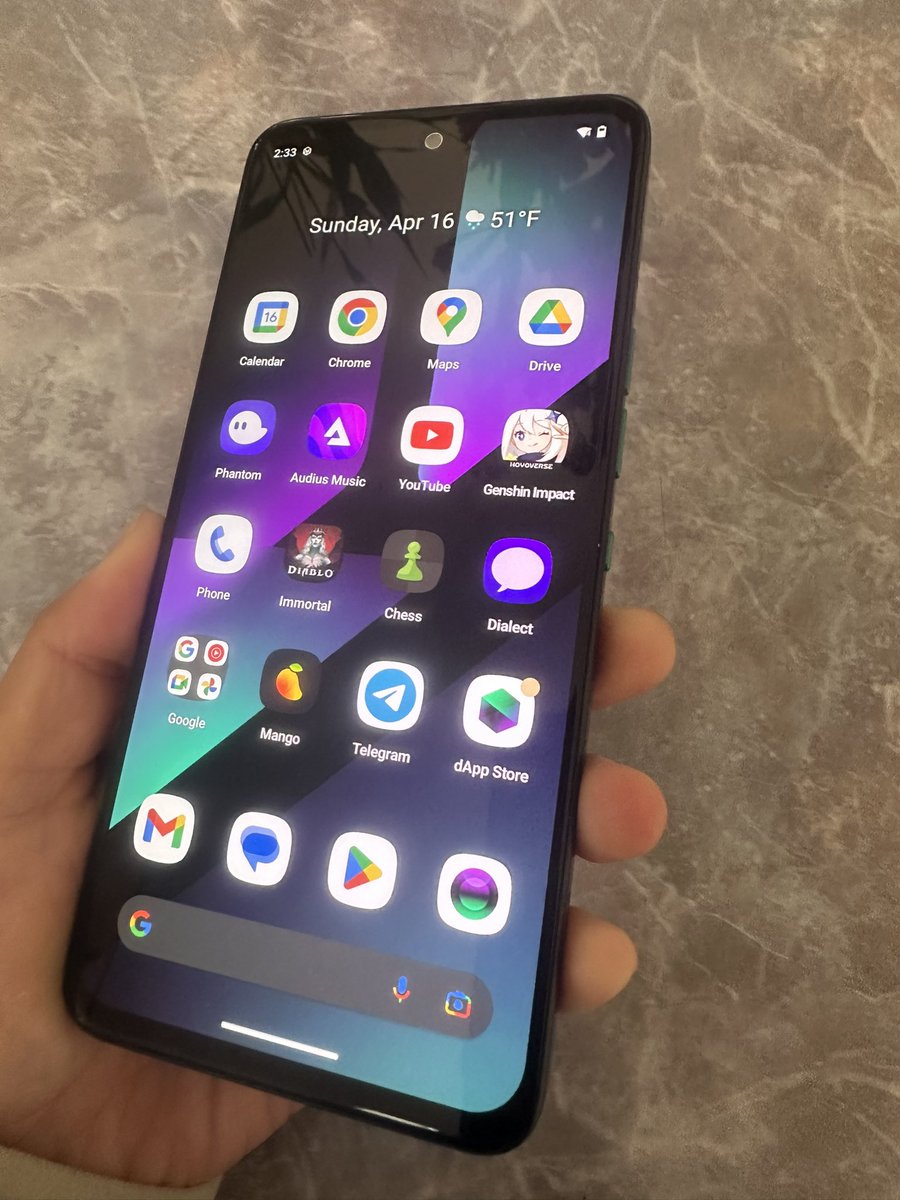 1/ Have been using the <a href="/solana/">Solana</a> Saga phone all weekend and tl;dr it’s an Android phone that’s finally comparable to (in some specs better than) my iPhone 14 pro max, feels sleek/high-end, with essentially a built-in hardware wallet (Seed Vault, imo it’s most unique feature)