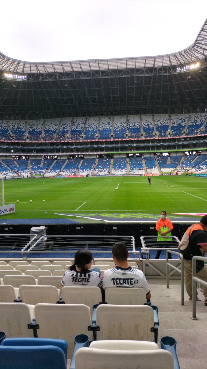 nimayesque's tweet photo. @JRPalaciosChapa saludos mí estimado, ya en el mejor estadio, Lic César Hernández y Alejandro Flores,al ING Marco salinas y a su familia ,pon la canción sera por qué te amo de Richard and provery https://t.co/UJKHNHUrze