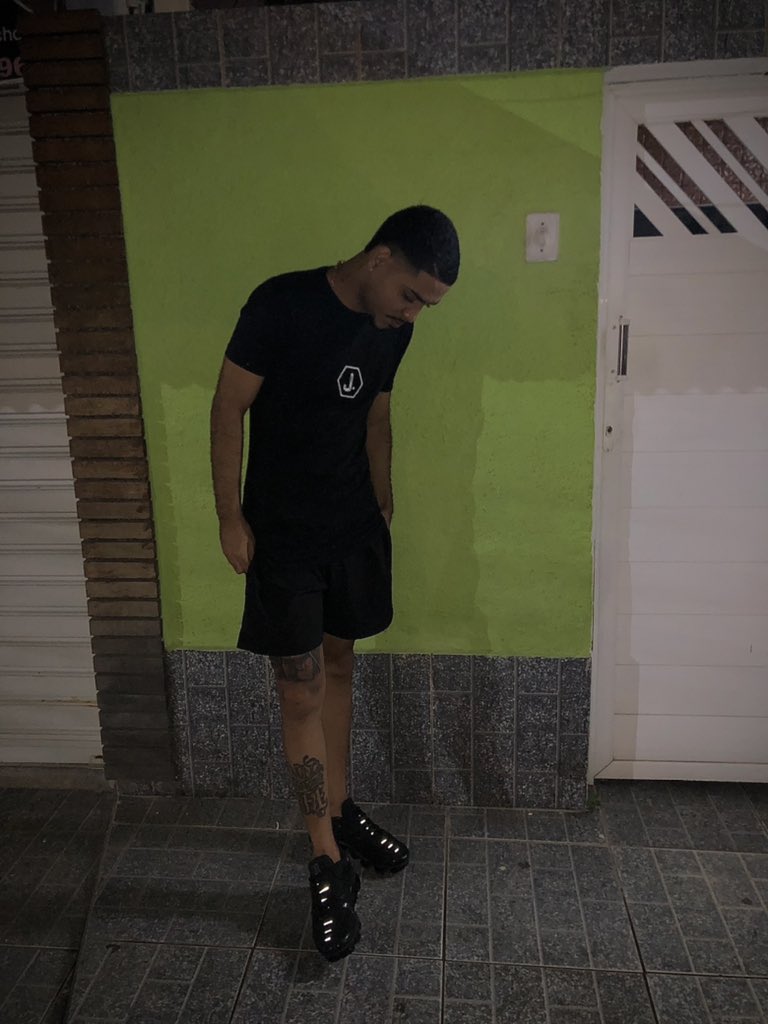 All ?? 🖤🖤
