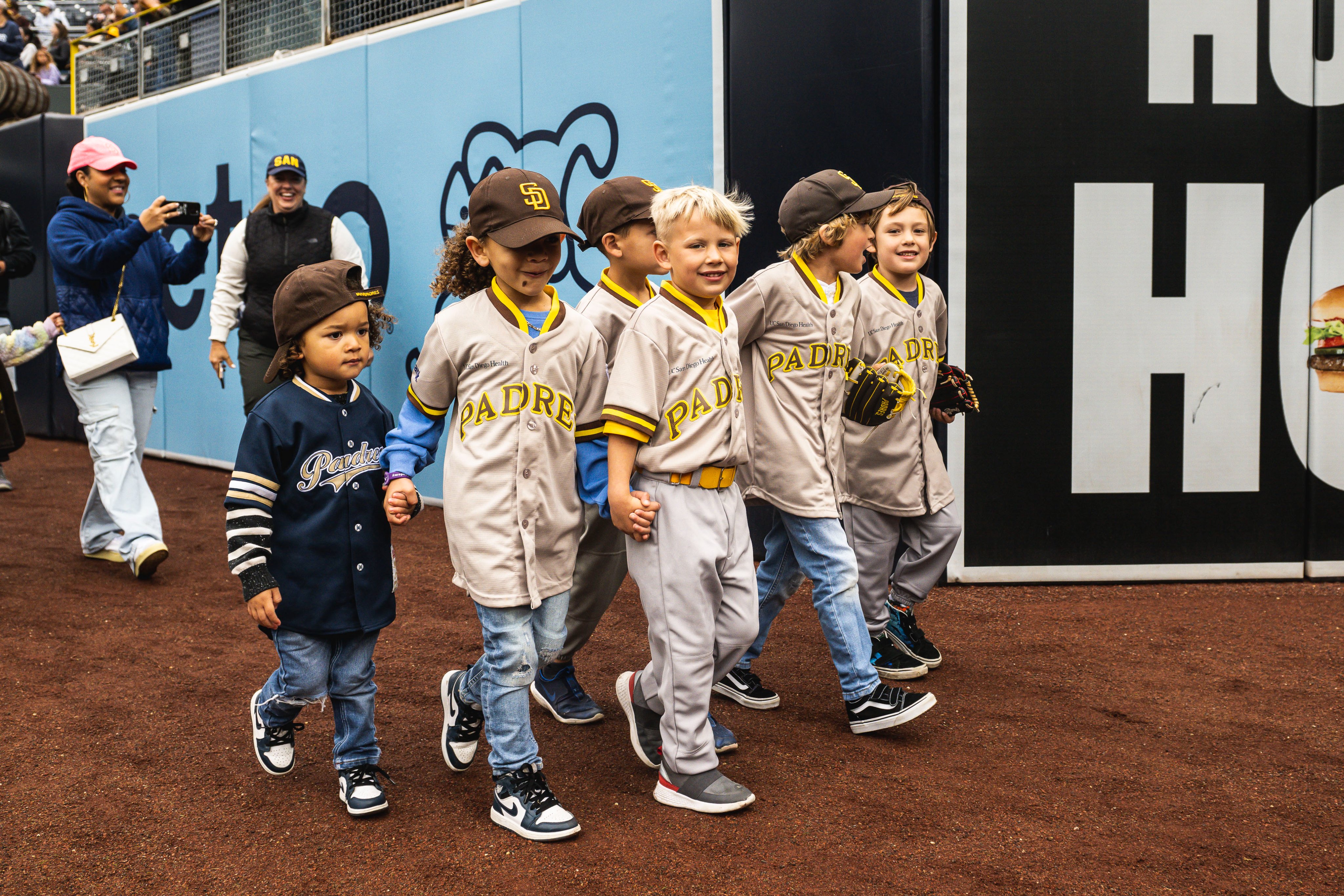 San Diego Padres on X: Reppin' brown and gold at this morning's Little  League Parade at @PetcoPark! 👏  / X