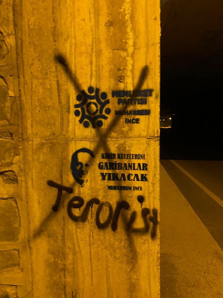 Kanzi ya demokrat dedem gelecek demokrasi getirecek :d