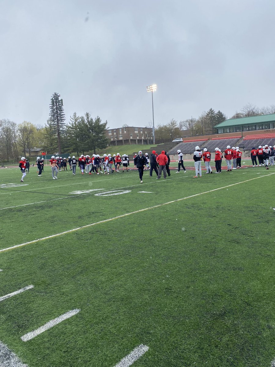 Thanks to <a href="/CoachJHealy/">Coach Jack Healy</a> and <a href="/RollScotsFB/">Monmouth College Football</a>  for the the junior day experience I really enjoyed it! <a href="/MCBraunyBoy/">Chad Braun</a> <a href="/CoachFreitag/">Joe Freitag</a> <a href="/coachpistole/">Mat Pistole</a>