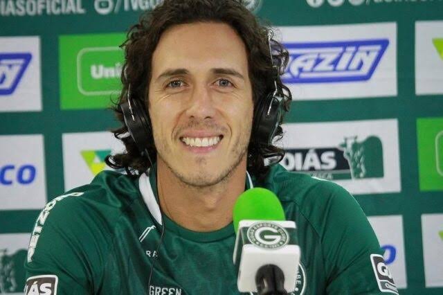 ACORDO FECHADO ⚪🟢

As diretorias de Goiás e Ceará fecharam os últimos detalhes neste domingo para a saída do atacante Nicolas. 

Falta agora o acordo entre o jogador e o time cearense. O Verde vai receber uma compensação financeira pela transferência. 

<a href="/CearaSC/">Ceará Sporting Club</a> <a href="/goiasoficial/">Goiás Esporte Clube</a>