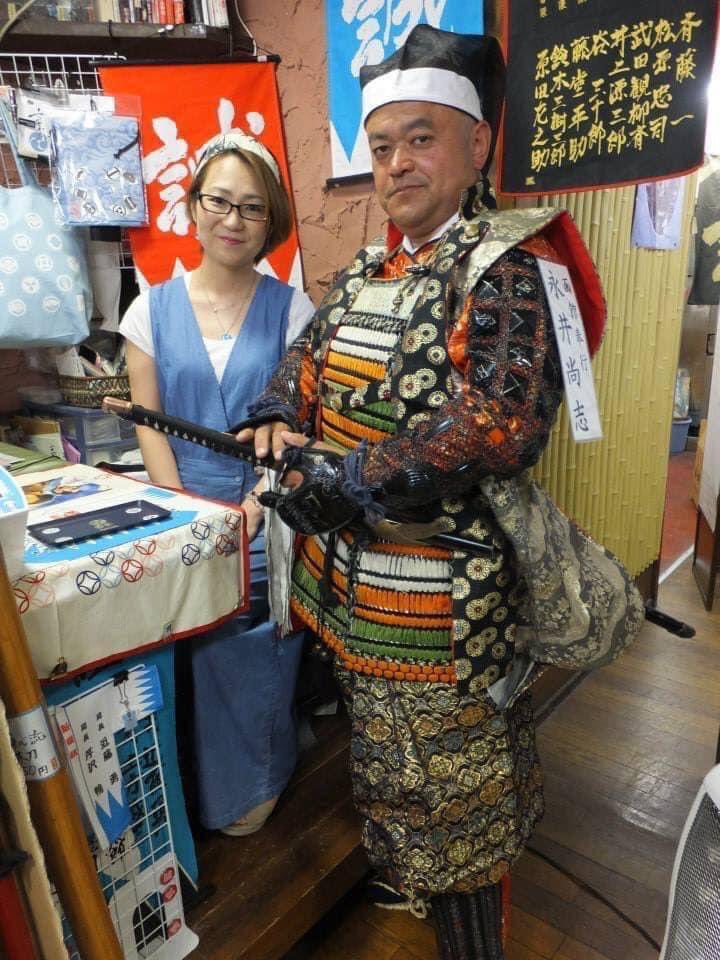 kyokucho313's tweet photo. 【高幡まんじゅうの日】

私が父の後を継いで三代目に就任してから高幡に残る平藤治(江戸時代に飢饉の際に村人を救って命を奪われた)の伝説のある藤治権現の日である4月17日を「高幡まんじゅうの日��としてお客様への感謝の日にして来ましたが今年はお陰様で創業105周年❗️

https://t.co/03gvMBxnAb https://t.co/aRj40mZcRV