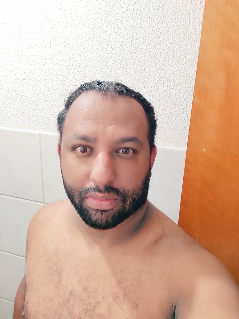 ronanwillians's tweet photo. A vida é feita de escolhas!! Escolha o que te faz bem e não aquilo que falam que vai lhe fazer bem... Seja grato e de bem com a vida 🤩🙏 #Black #blackdobrasil #FrasesDelDia #Domingo https://t.co/acpH5Lc9xl