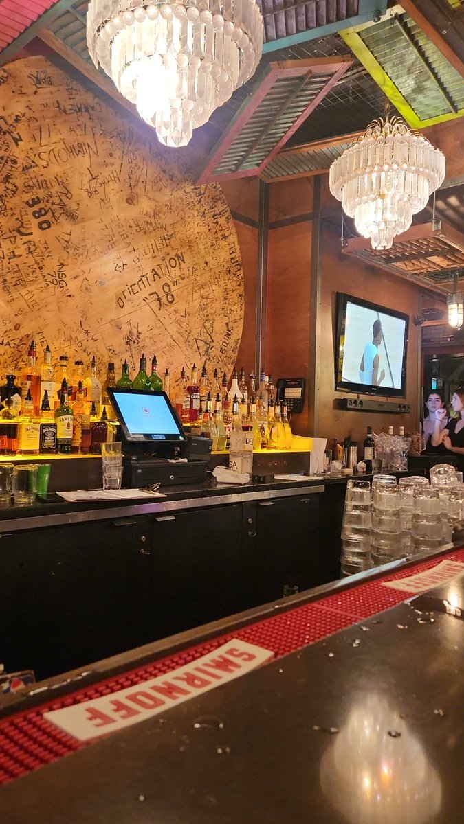 BarneysPatio's tweet photo. Join us inside the lounge ! Same Barneys menu, less rain 🙌 https://t.co/DnFwTbUk5W