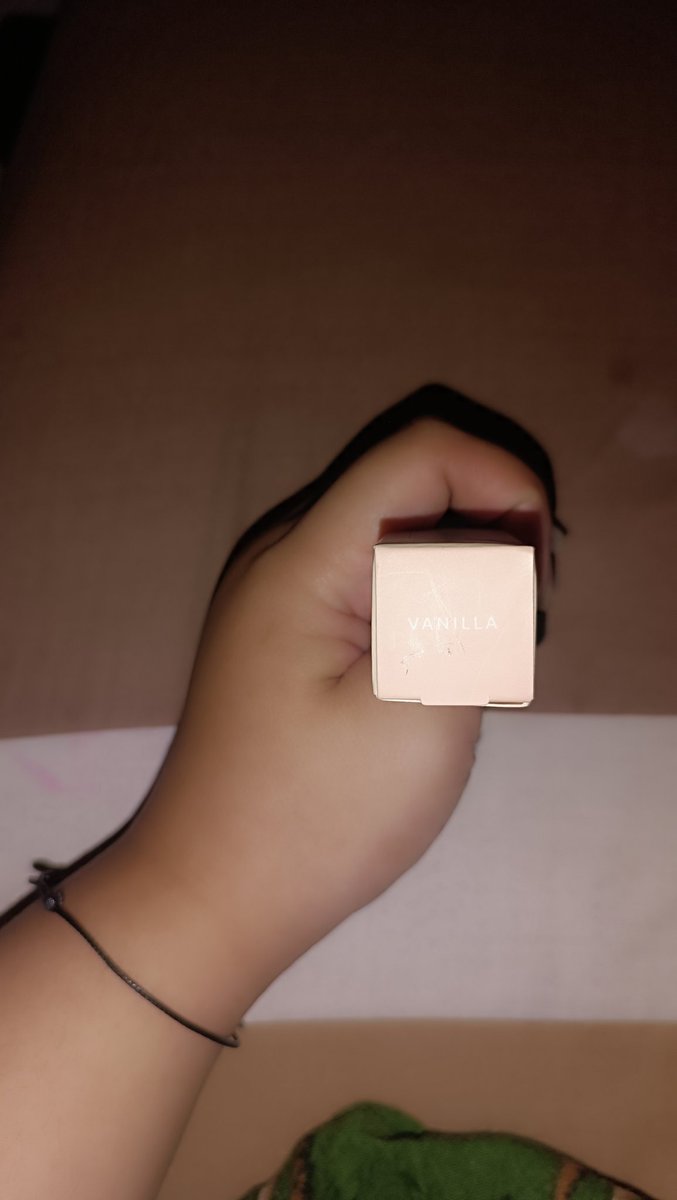Maddalenstore's tweet photo. WTS BLP CONCEALER
💵:. 110.000
📎:. NEW masih segel buka preloved
Shade: Vanila
dom dr jakarta 
yg mau bisa dm y❣💗
#BLP #sale #lebaran #BLACKPINKatCoachella
#LampungBangkit #indonesia
#zonauang #Makeuplebaran https://t.co/ryzqWDlnTl