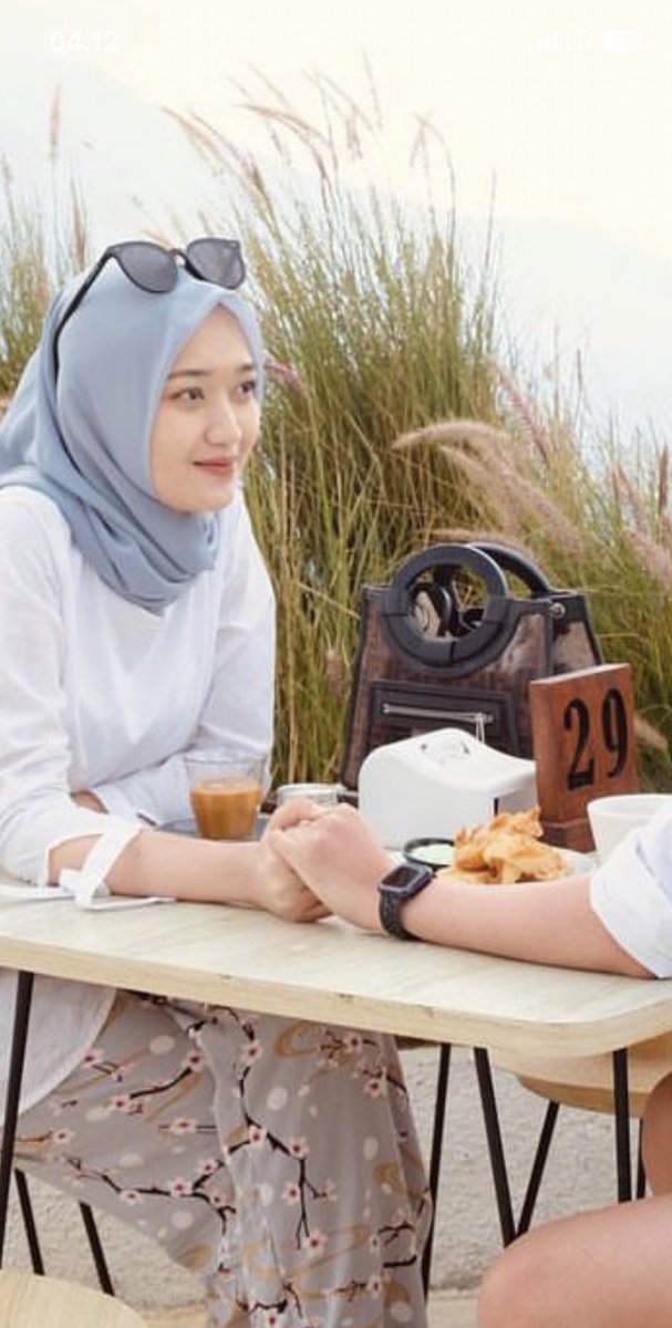 Eh sorry gue ralat,iya DPD RI.
1. Skandal Jojo
2. Dana Kampanye Nunik (liem agustinus)
3. Proyek Ilegal
4. Kasus Dugaan Korupsi
5. Dinasti

Pilih tuh mau yg mana dulu…
Klo udah rame kabarin yah…